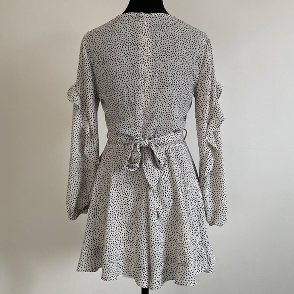 Classy Ruffled Romper - Picture 6 of 12